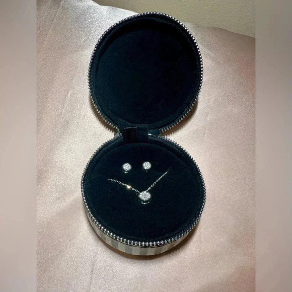 WHBM Silver & Rhinestone Earrings & Necklace Set With Gift Box - Picture 2 of 7